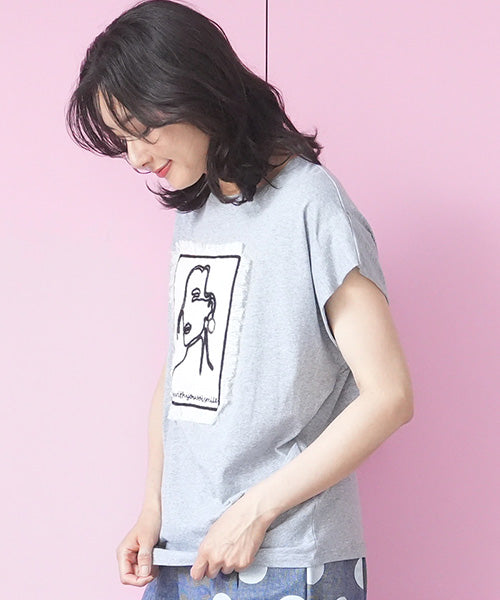 綿100％フェイス刺繍ワッペン付きフレンチスリーブTシャツカットソー 36-1889