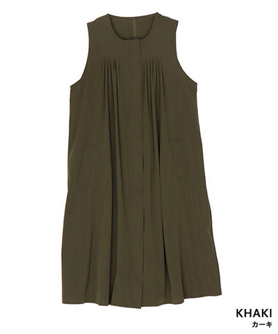 カーキ